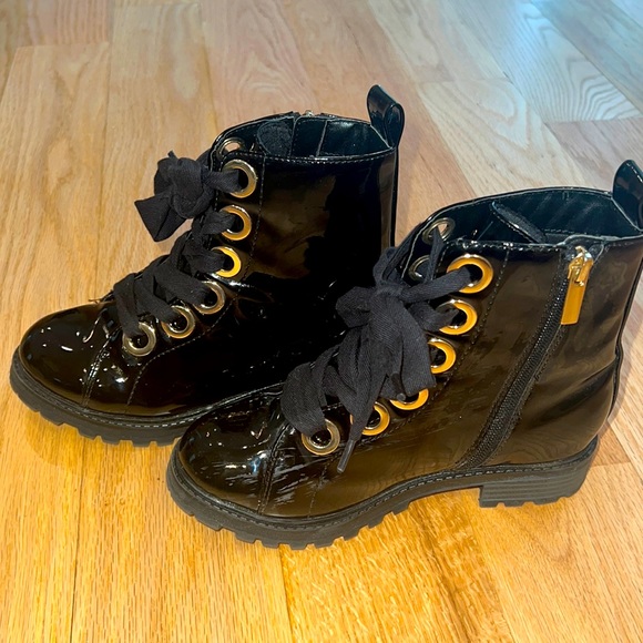 Black boots - Picture 1 of 5